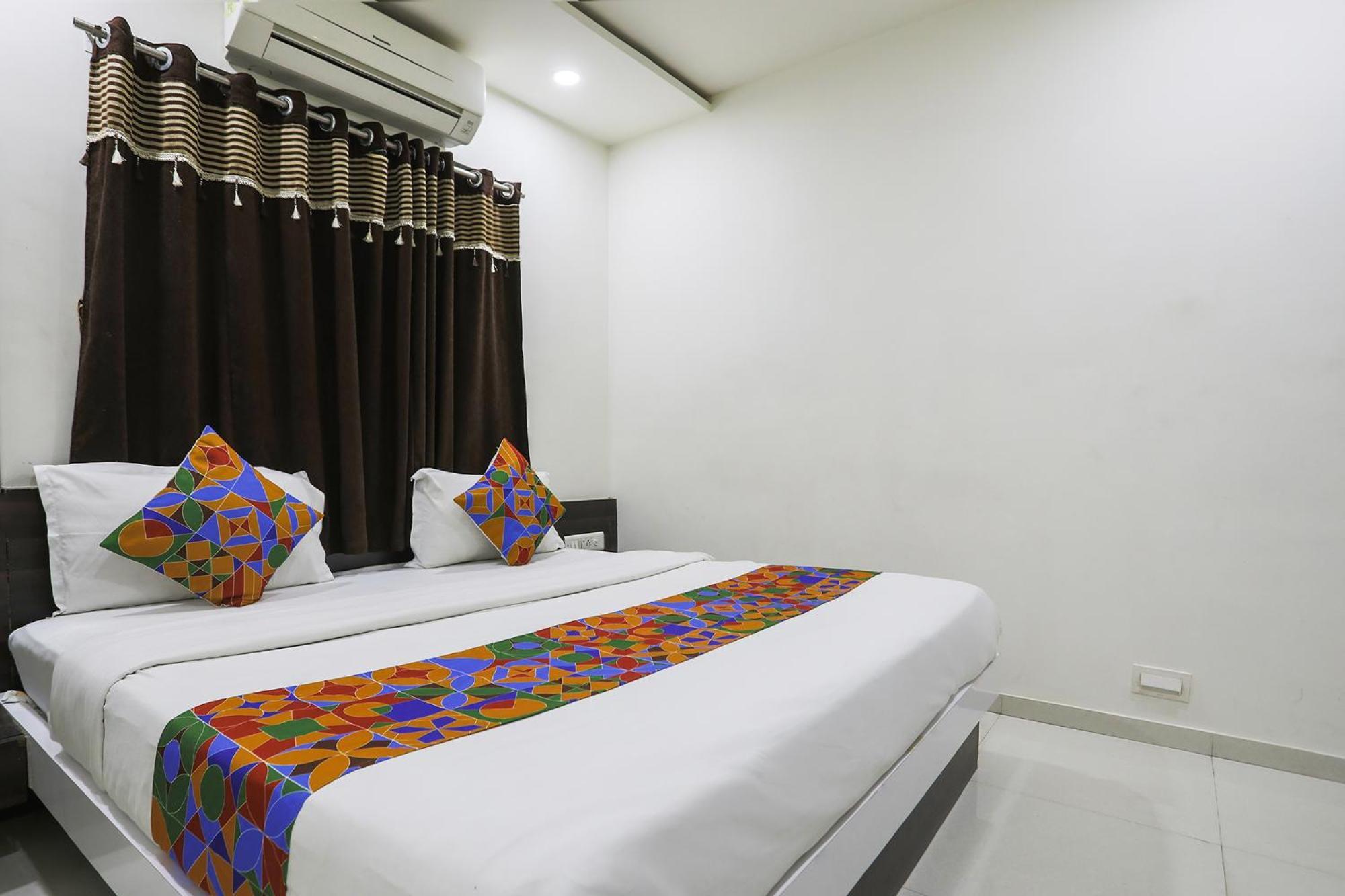 Fabhotel Sk Rajkot Exterior foto